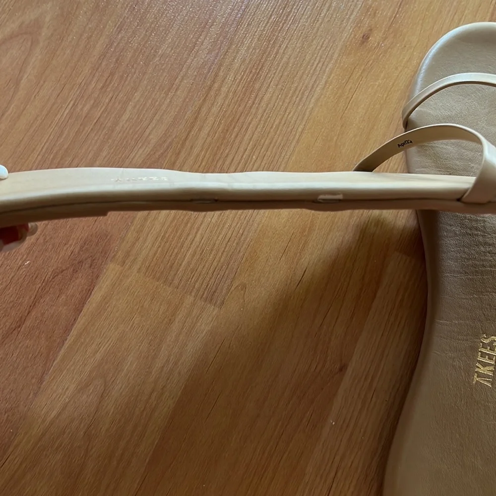 TKEES Nude Sandal, Size 10 - Picture 3 of 5